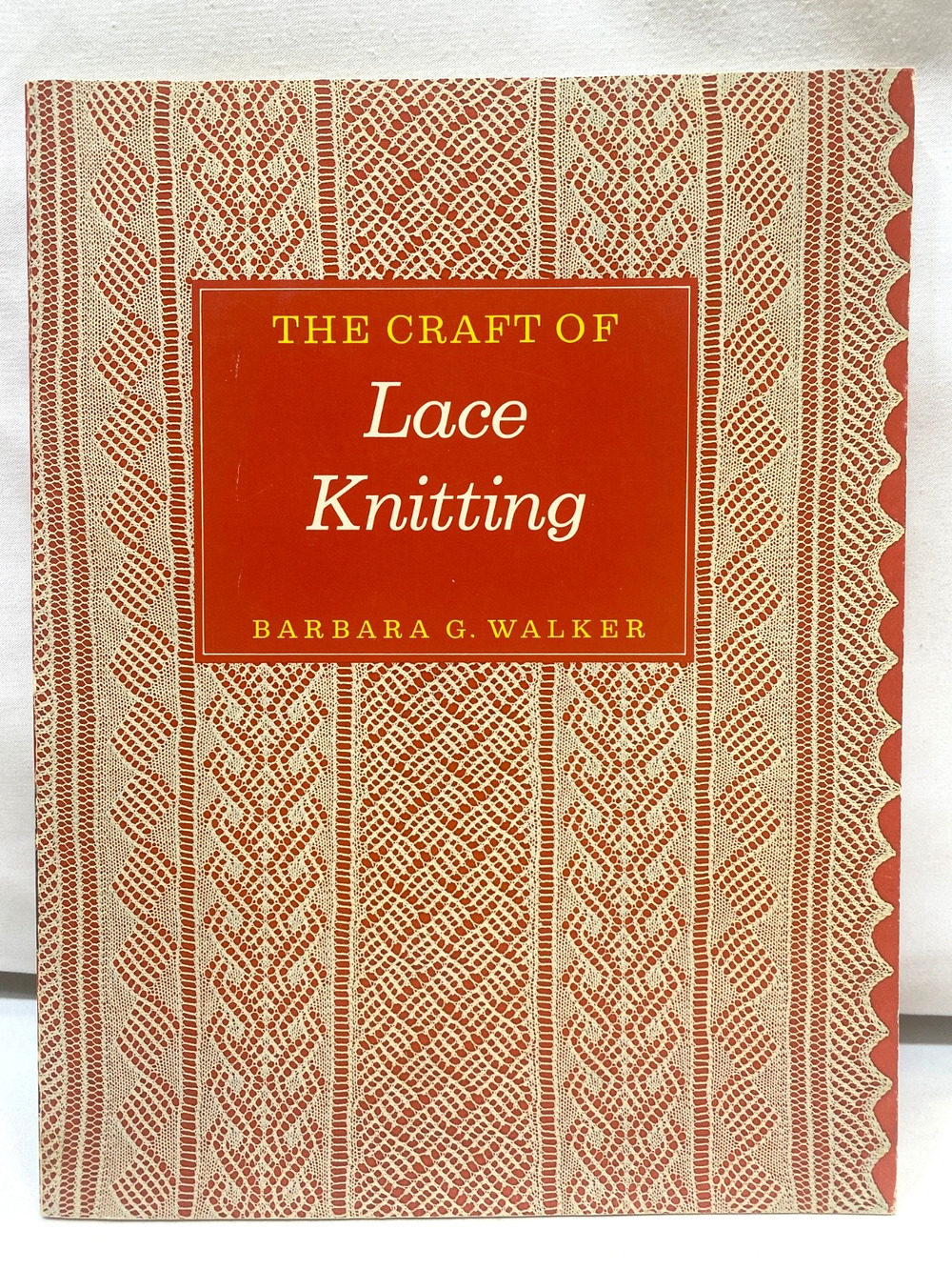 THE CRAFT OF LACE KNITTING (THE SCRIBNER LIBRARY, EMBLEM By Barbara G. Walker VG